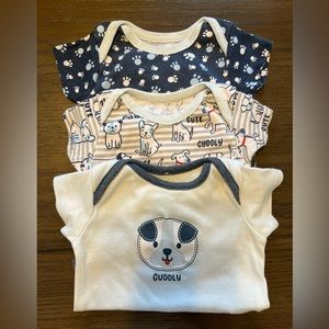 3 Cuddly Dog Theme Short Sleeve Onesies